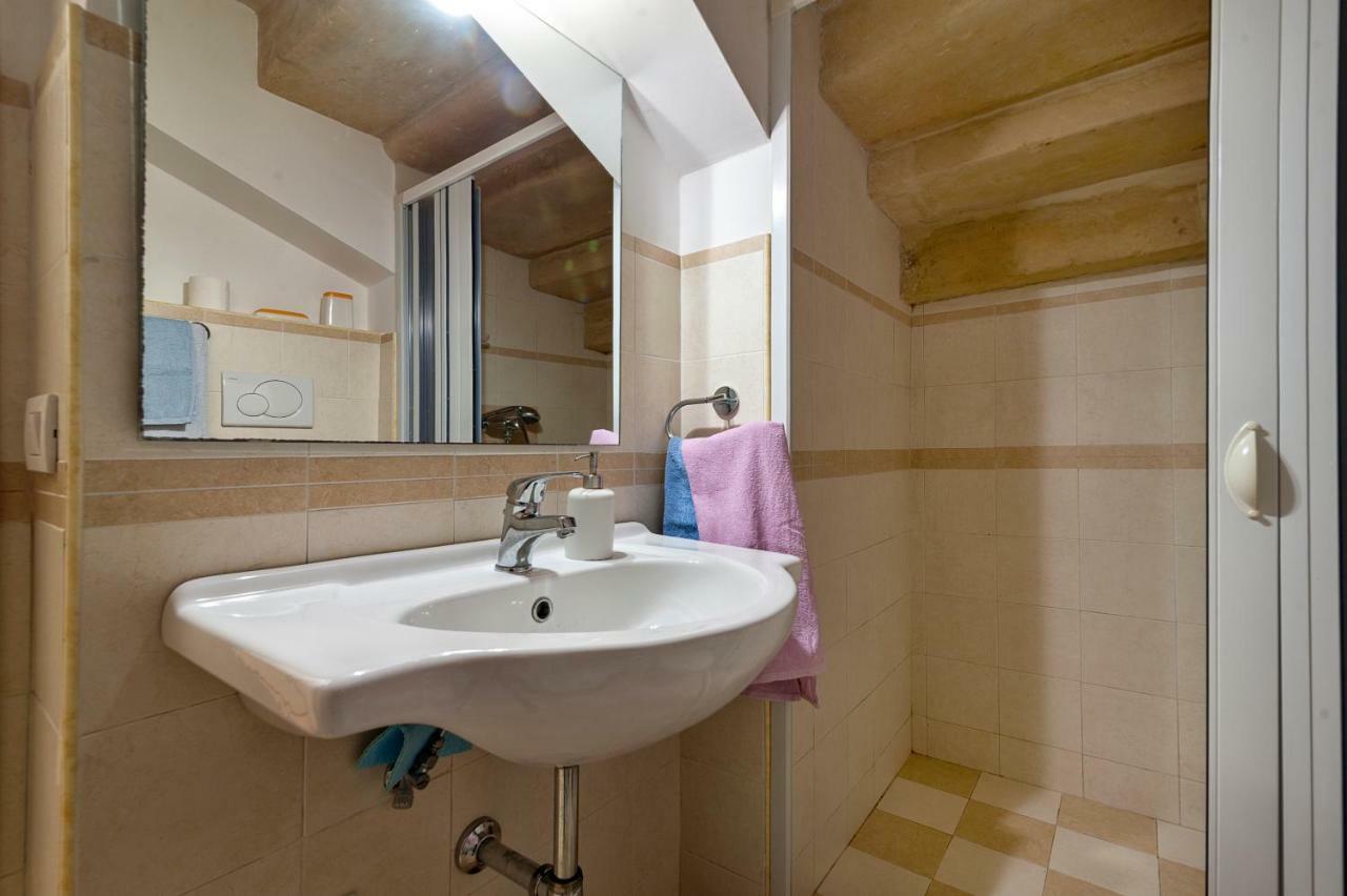 Dimora Dei Baroni Lägenhet Lecce Exteriör bild